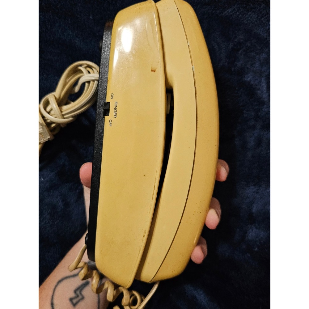Vintage Radio Shack ET-201 Slimline Corded Phone Yellow Almond Wall Desk Retro - Picture 7 of 8